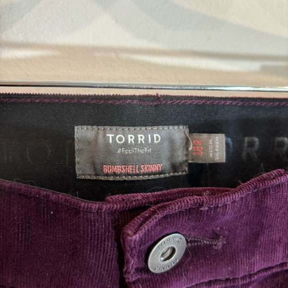 TORRID Sz 18R Bombshell Skinny Purple Velvet Ankle Length Jeans New with Tags - Picture 4 of 12